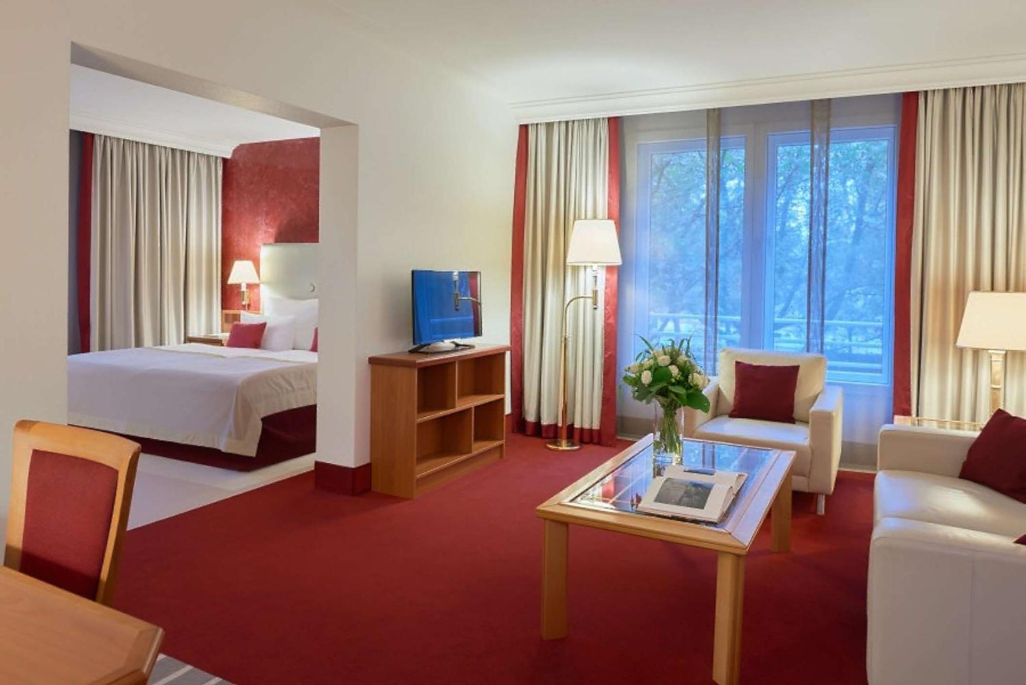 โดรินท์ อัน เดน เวสท์ฟาเลนฮ็อลเลิน ดอร์ทมุนด์ Hotel ภายนอก รูปภาพ